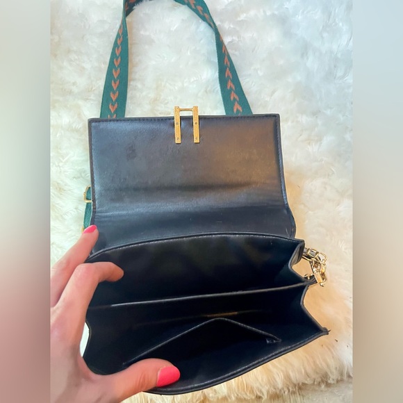 HP🌸Beautiful roomy like new crossbody unisex strap adjustable green and tan - Picture 10 of 15